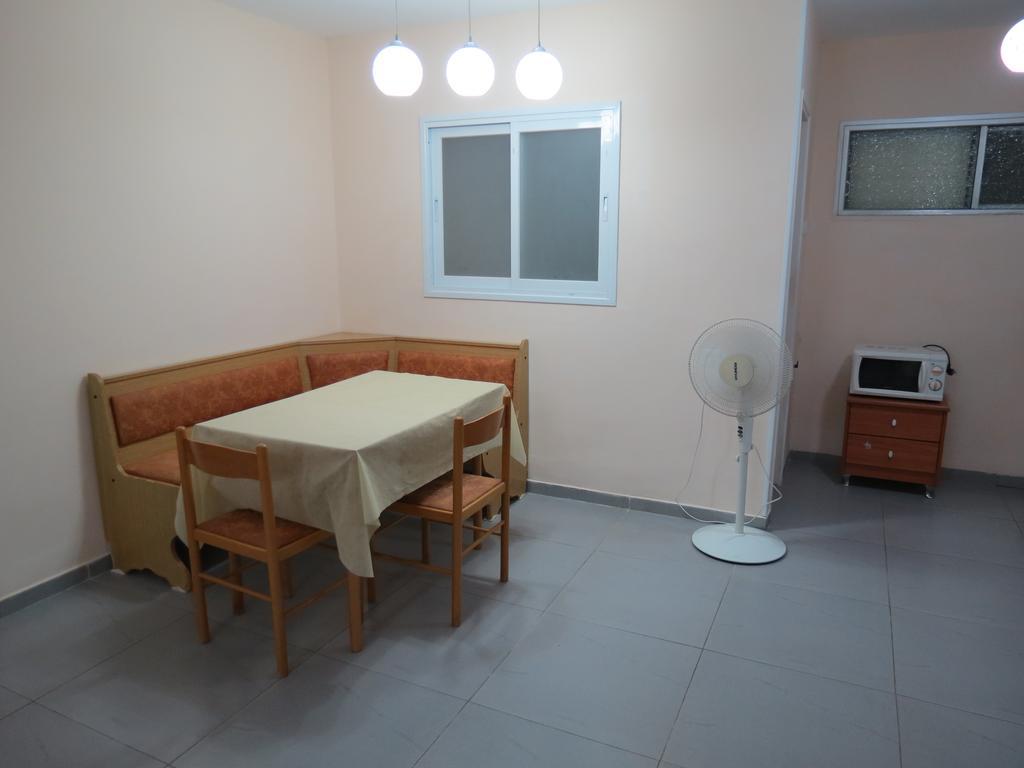 2 Bedroom Apartment In Atlit, Haifa District Eksteriør billede