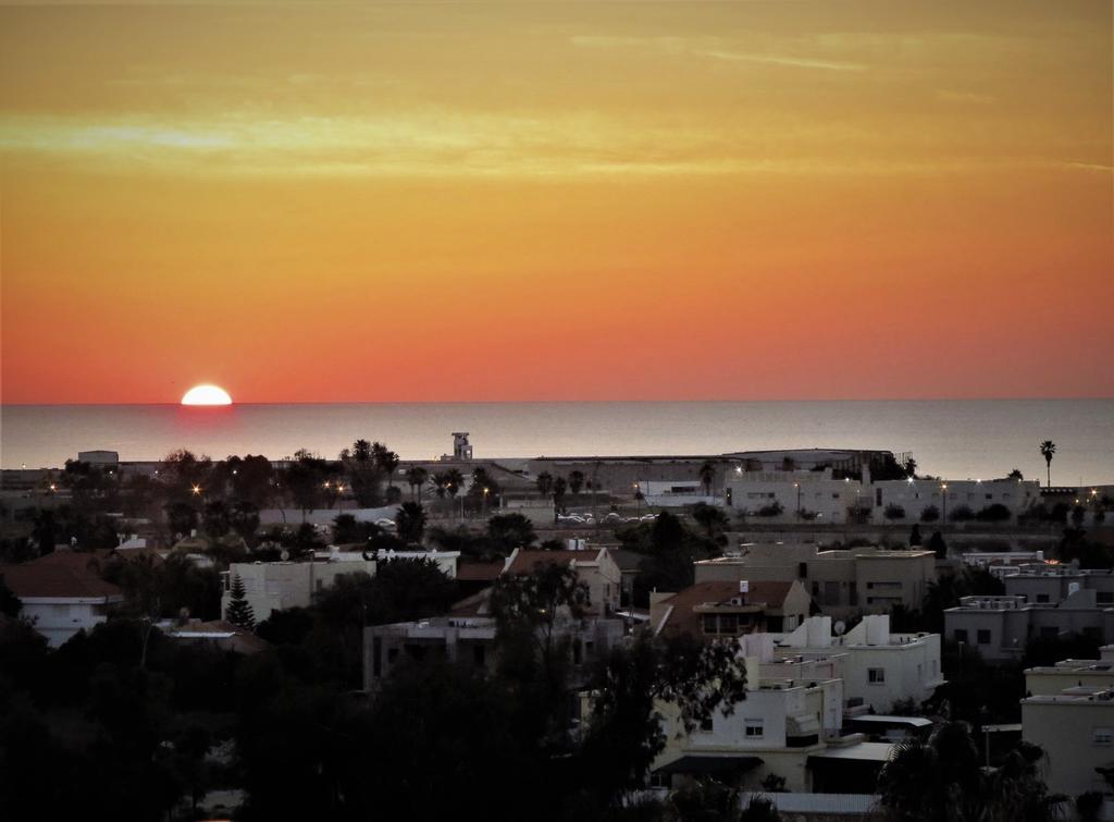2 Bedroom Apartment In Atlit, Haifa District Eksteriør billede
